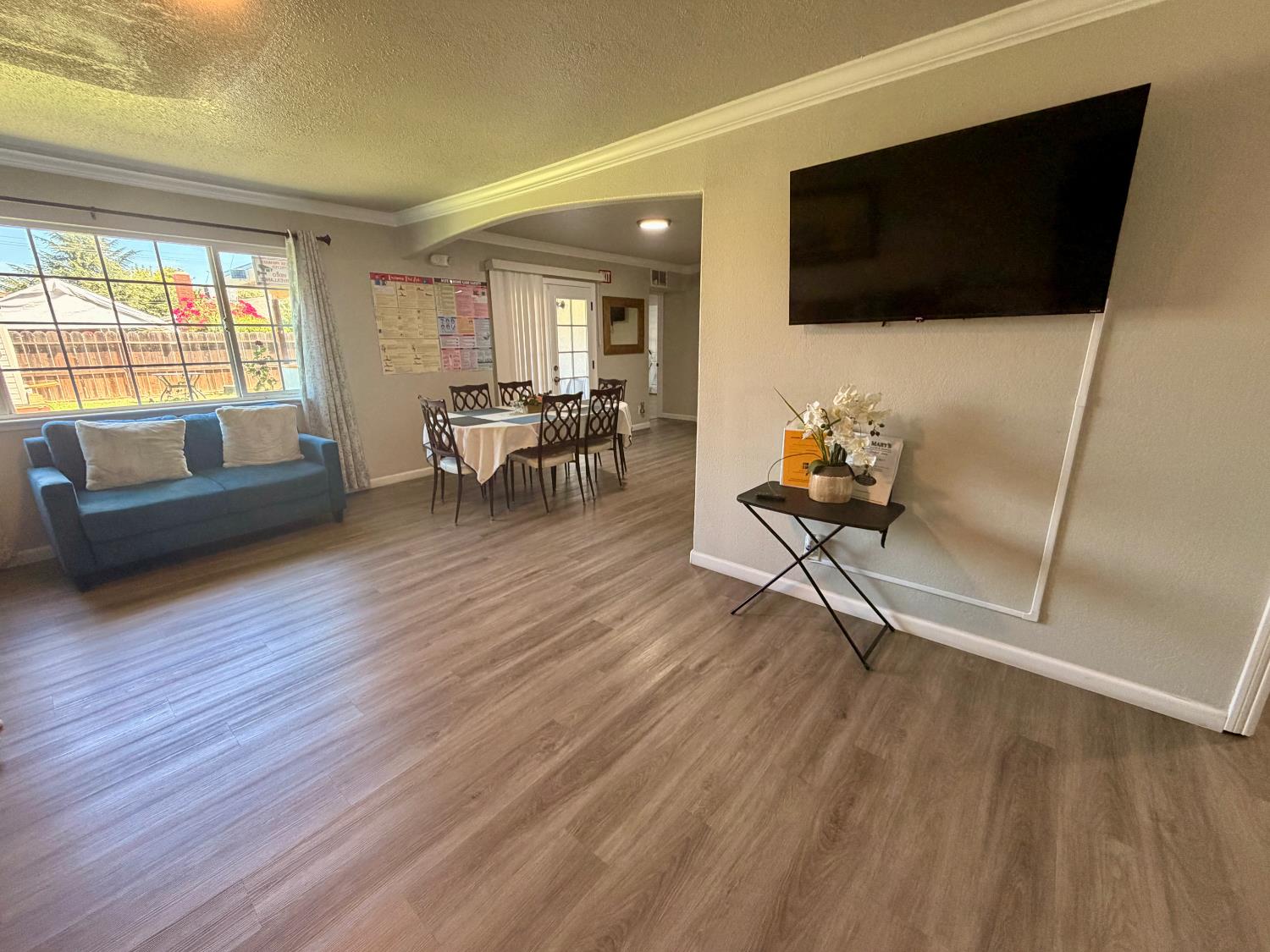 2963 E Norwich Ave, Fresno, CA 93726