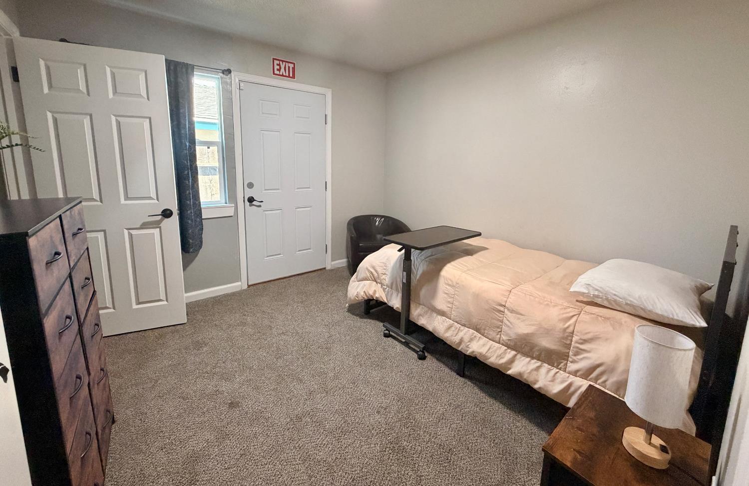 2963 E Norwich Ave, Fresno, CA 93726