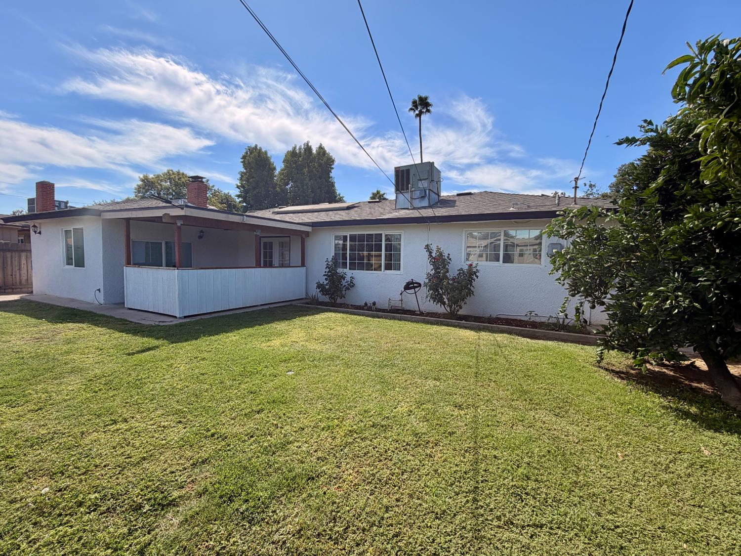 2963 E Norwich Ave, Fresno, CA 93726