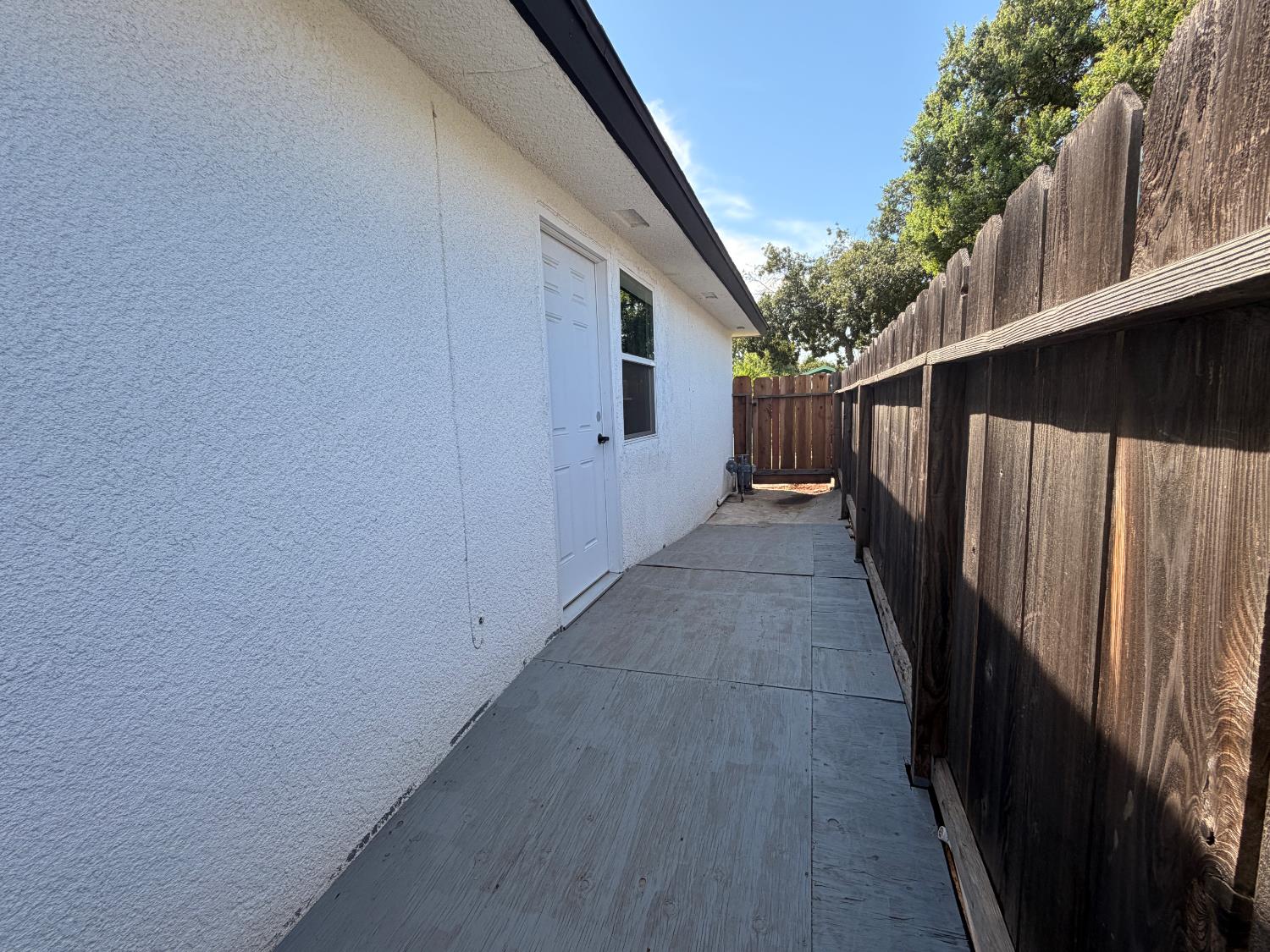 2963 E Norwich Ave, Fresno, CA 93726