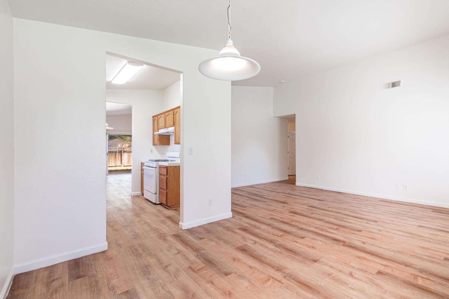 167 Lindquist, Kingsburg, CA 93631