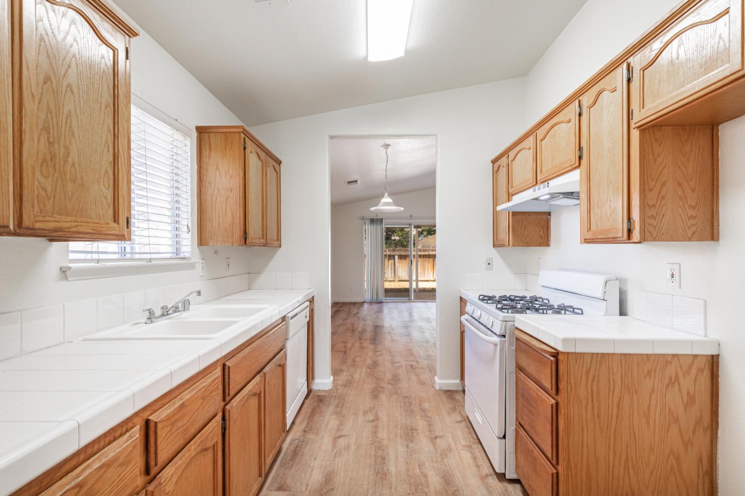 167 Lindquist, Kingsburg, CA 93631