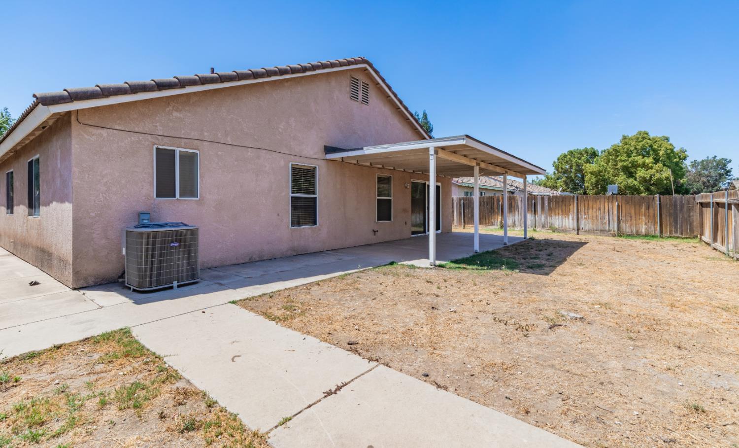 167 Lindquist, Kingsburg, CA 93631