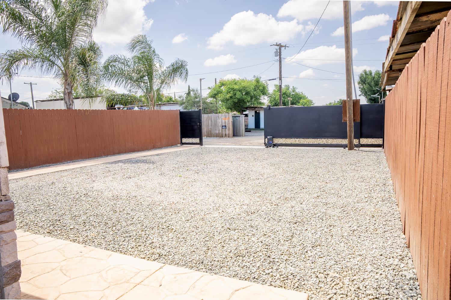 9893 Vista Ave, Hanford, CA 93230