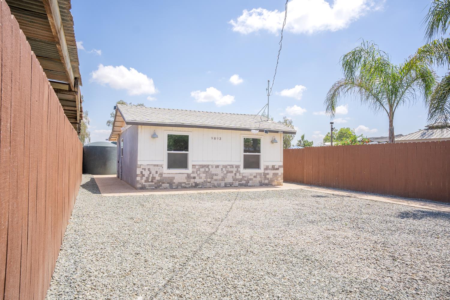 9893 Vista Ave, Hanford, CA 93230