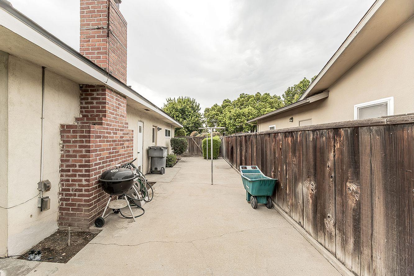 4710 N Ila Ave, Fresno, CA 93705