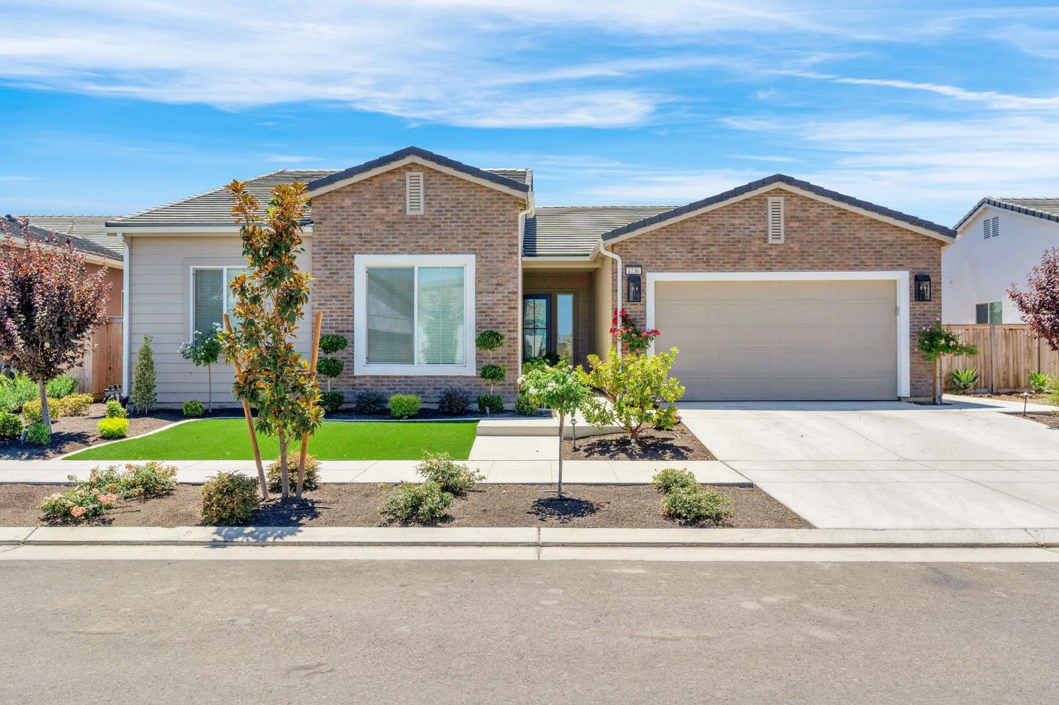 1236 Windmill Ave, Clovis, CA 93619
