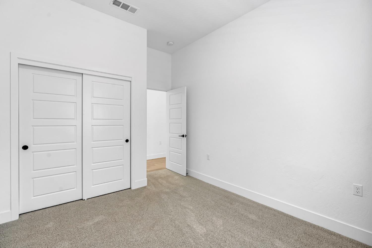 1236 Windmill Ave, Clovis, CA 93619