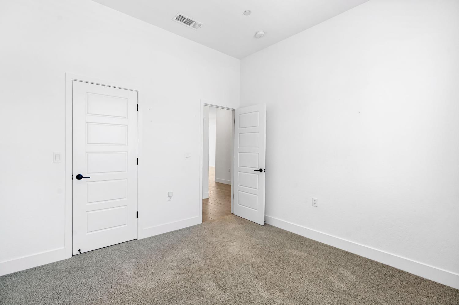 1236 Windmill Ave, Clovis, CA 93619