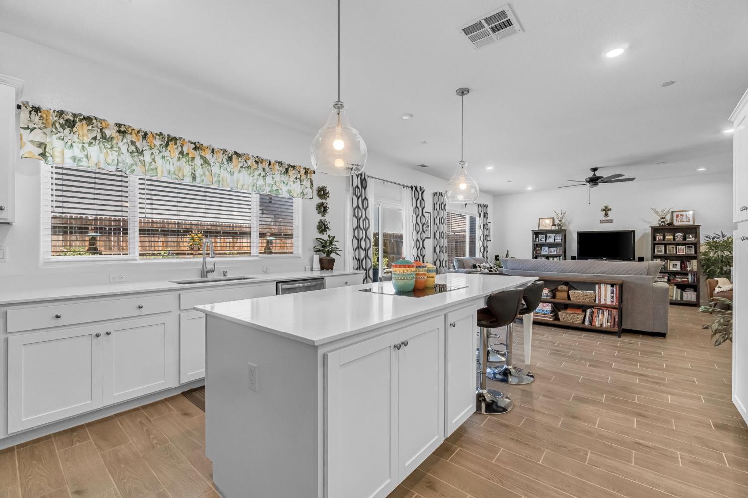 7232 E Cornell Ave, Fresno, CA 93737