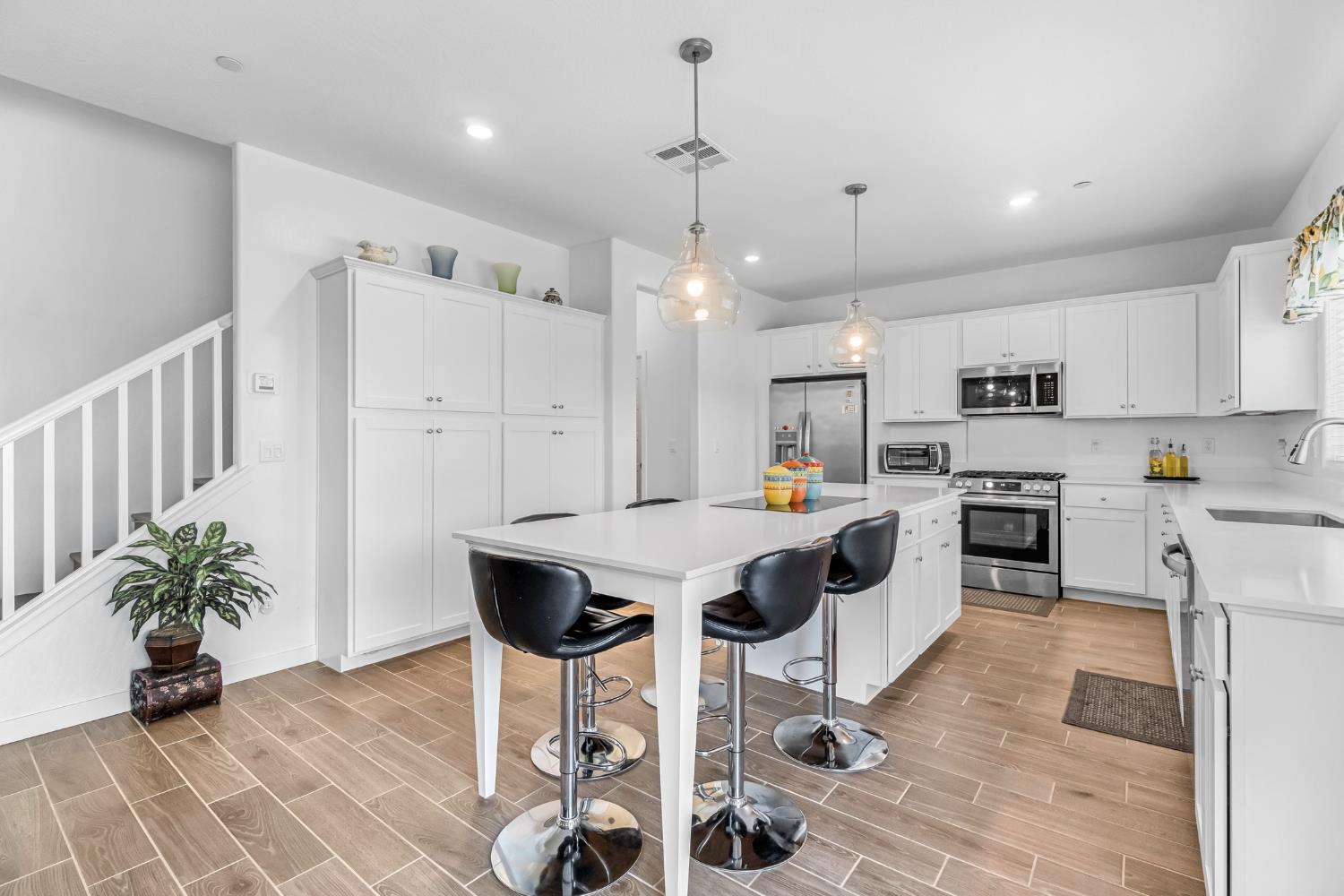 7232 E Cornell Ave, Fresno, CA 93737