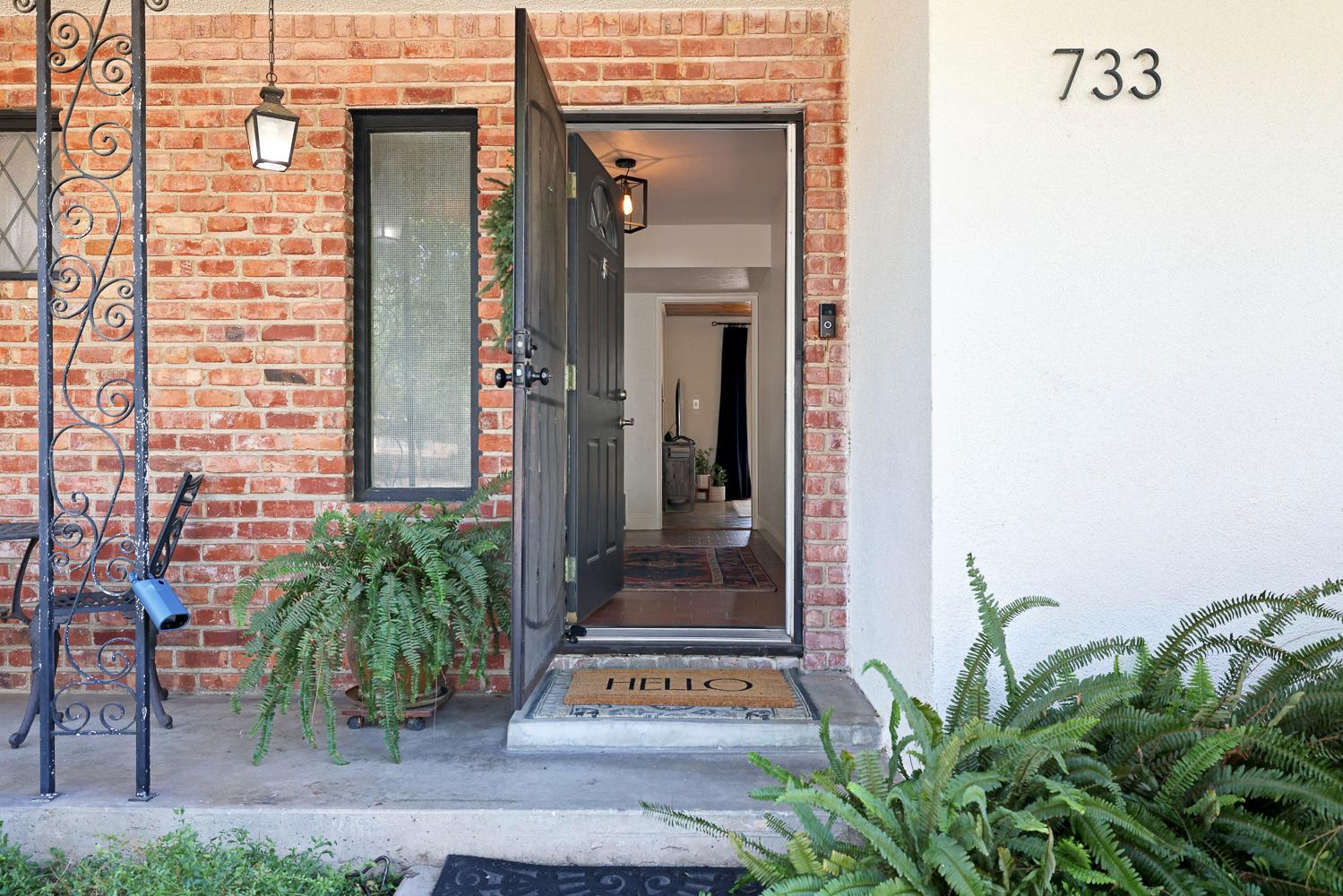 733 W Gettysburg Ave, Fresno, CA 93705