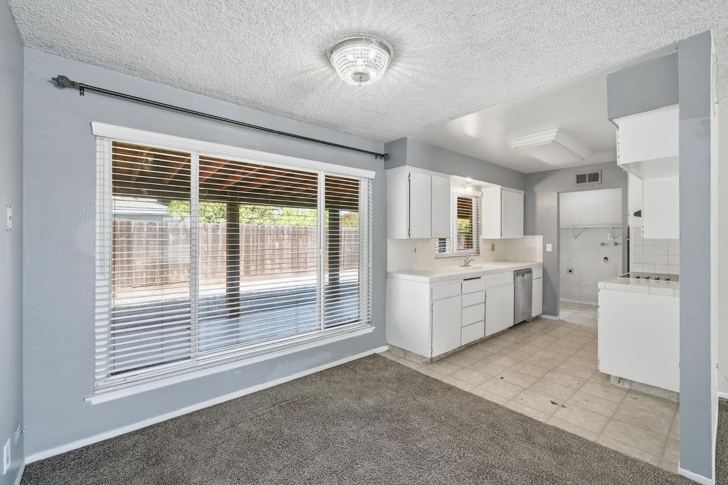 3028 W San Jose Ave, Fresno, CA 93711