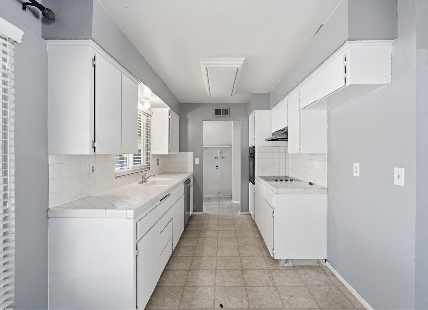 3028 W San Jose Ave, Fresno, CA 93711