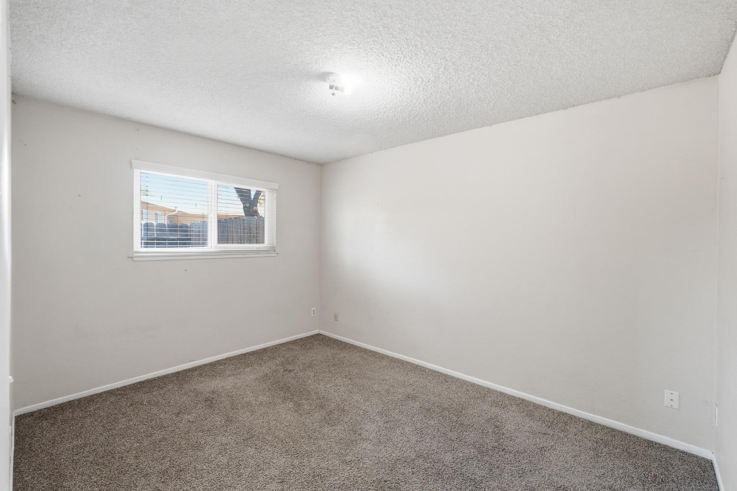 3028 W San Jose Ave, Fresno, CA 93711