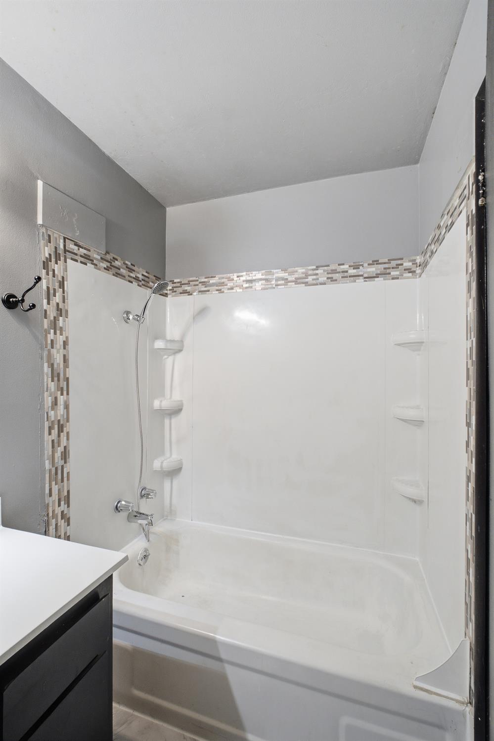 3028 W San Jose Ave, Fresno, CA 93711
