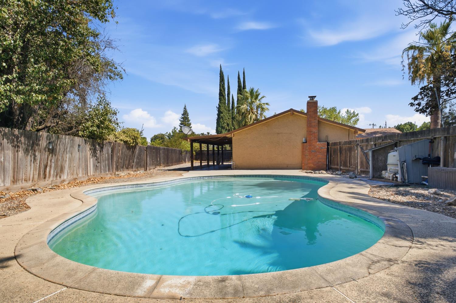 3028 W San Jose Ave, Fresno, CA 93711