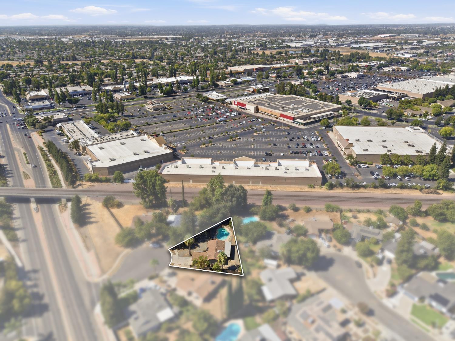 3028 W San Jose Ave, Fresno, CA 93711