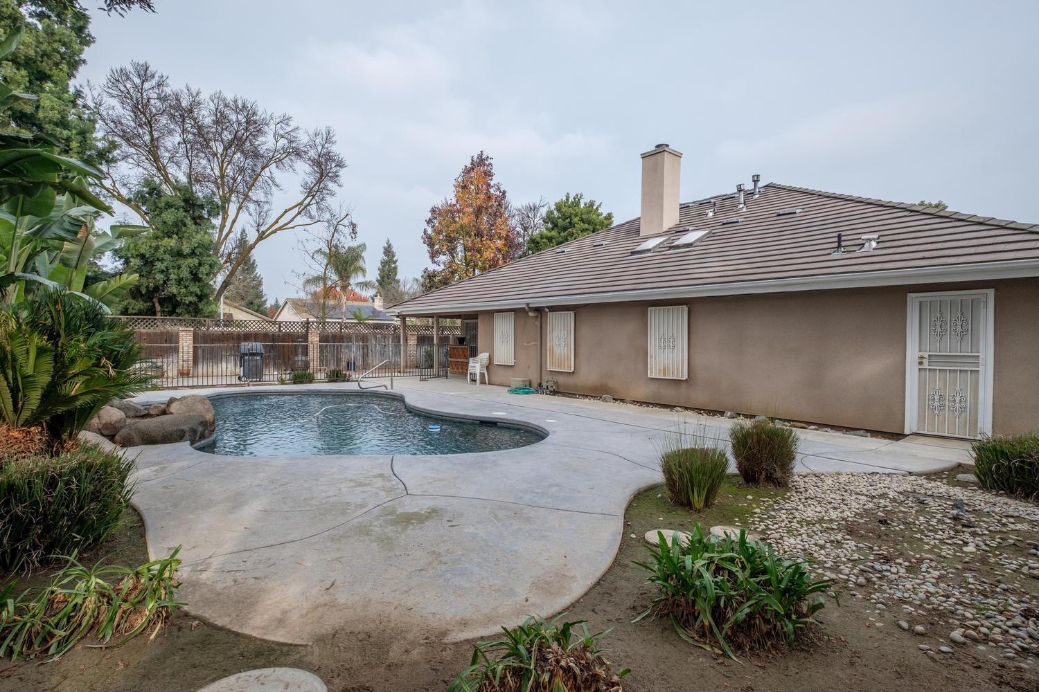 7449 N lodi ave, Fresno, CA 93722