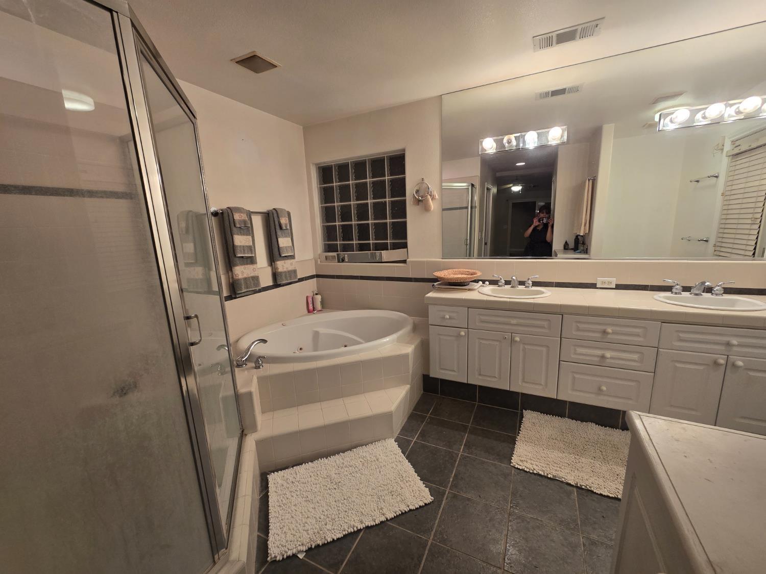 7449 N lodi ave, Fresno, CA 93722