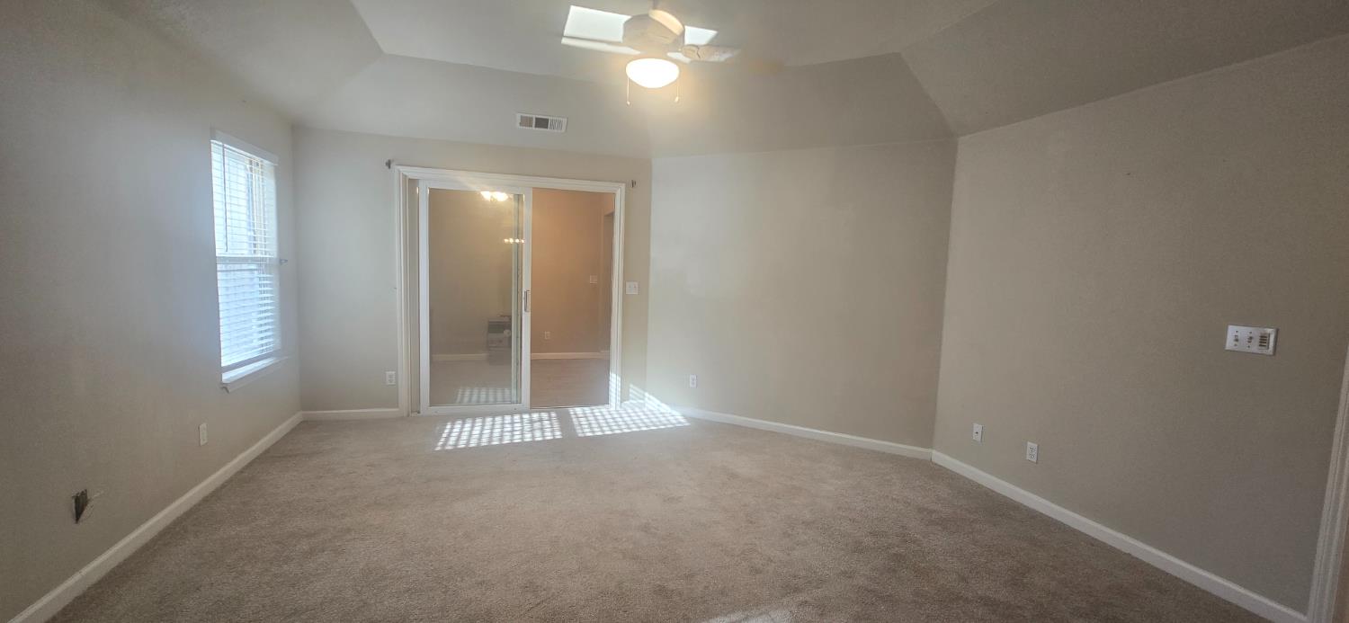 7449 N lodi ave, Fresno, CA 93722