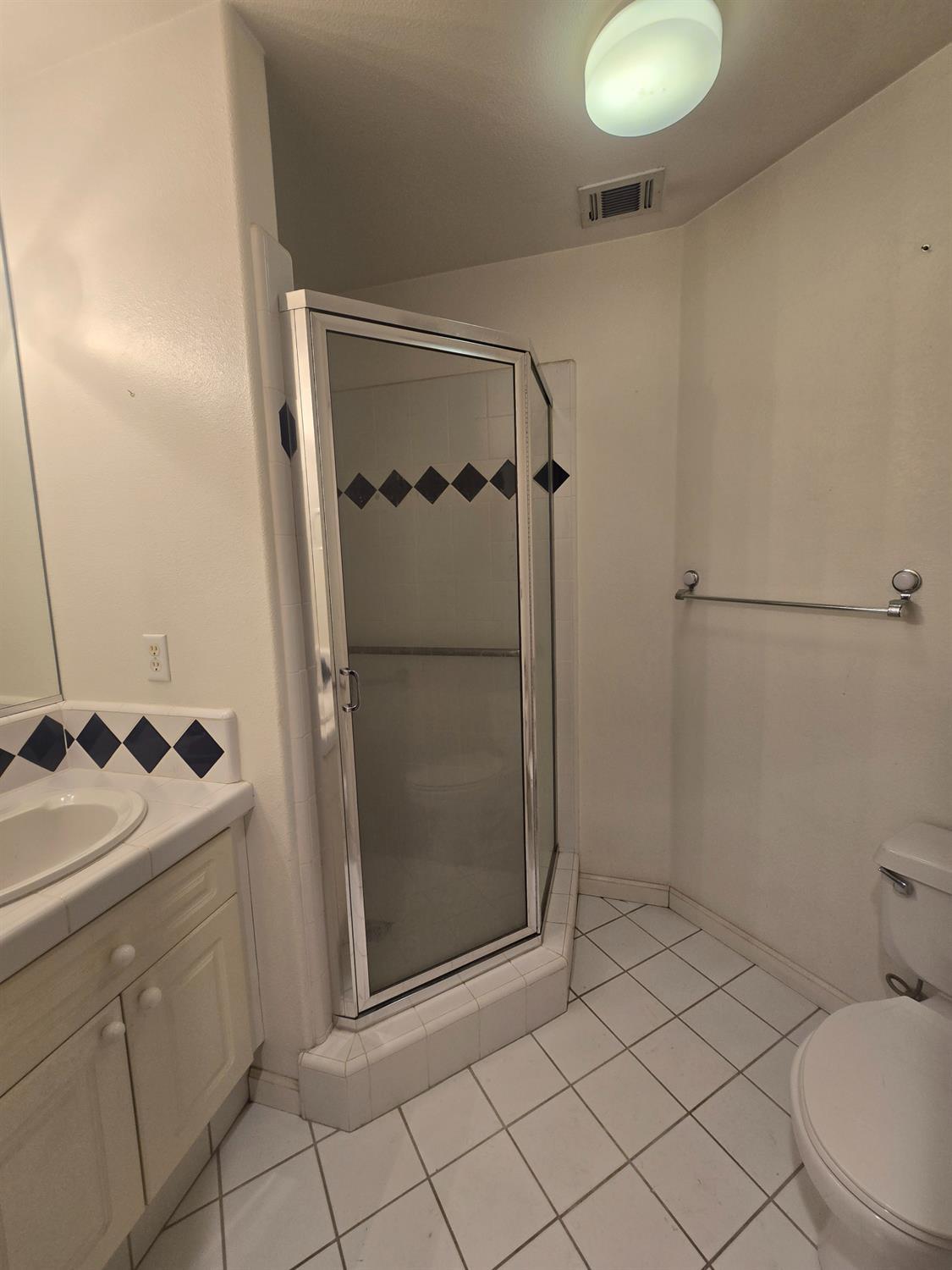 7449 N lodi ave, Fresno, CA 93722