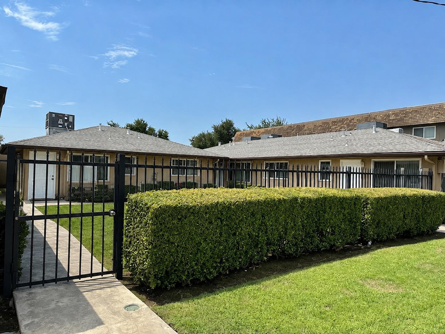 2337 E Shaw Ave, Fresno, CA 93710