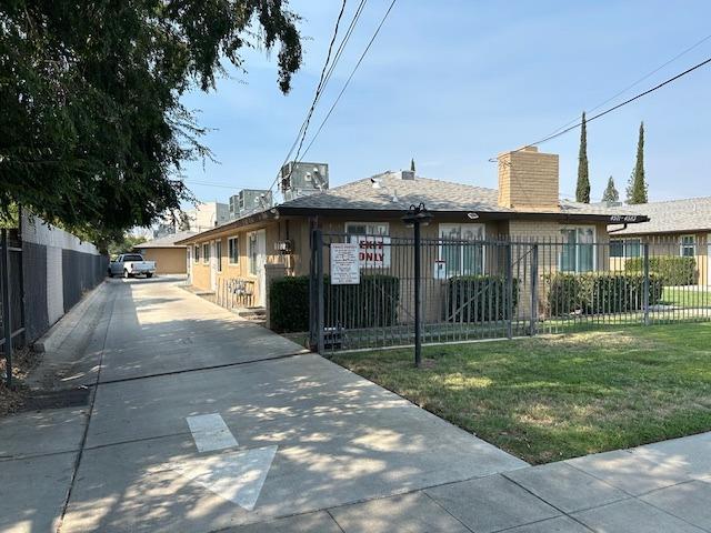 2337 E Shaw Ave, Fresno, CA 93710