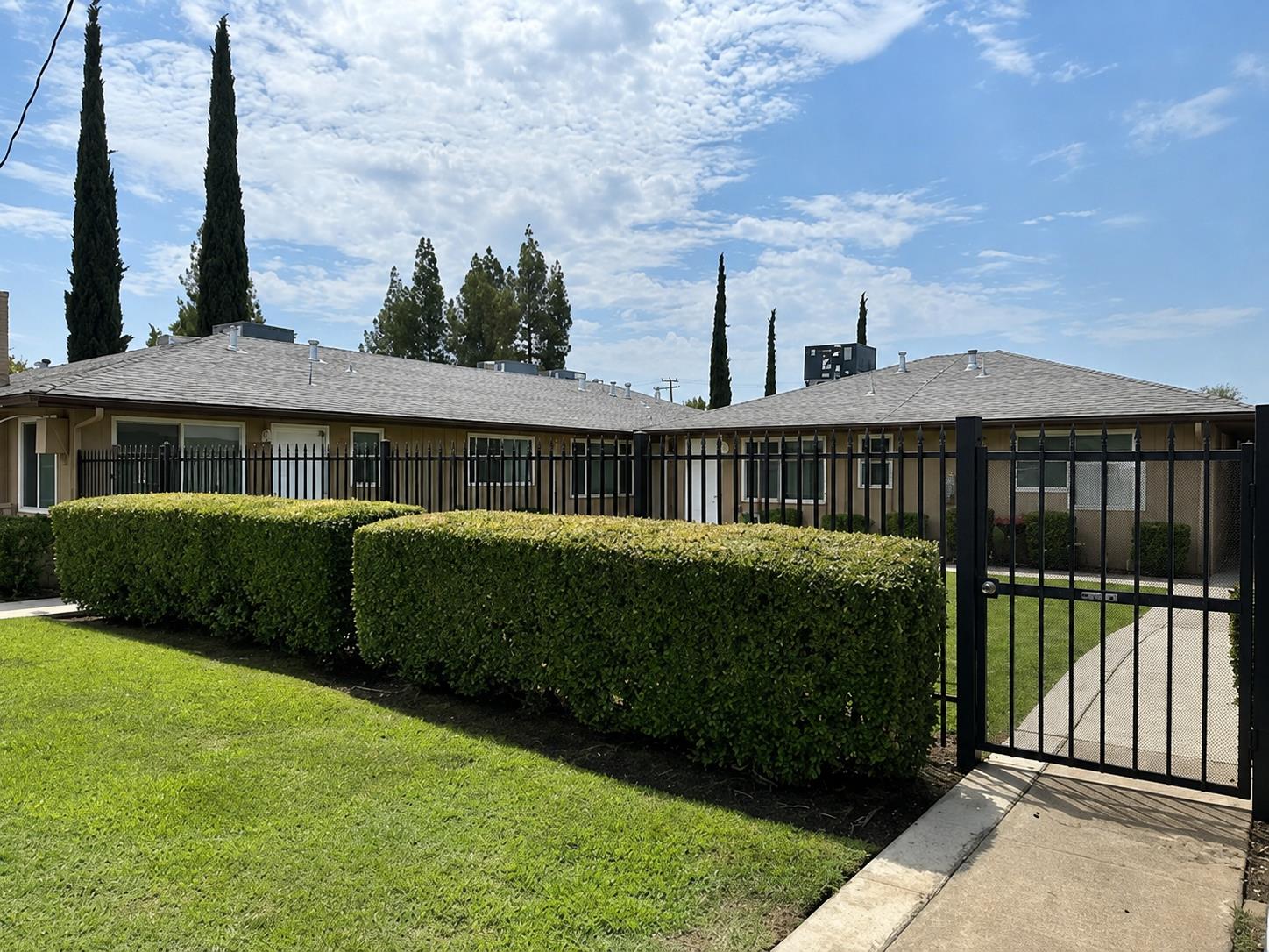 2337 E Shaw Ave, Fresno, CA 93710