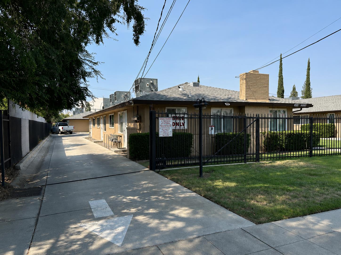 2337 E Shaw Ave, Fresno, CA 93710
