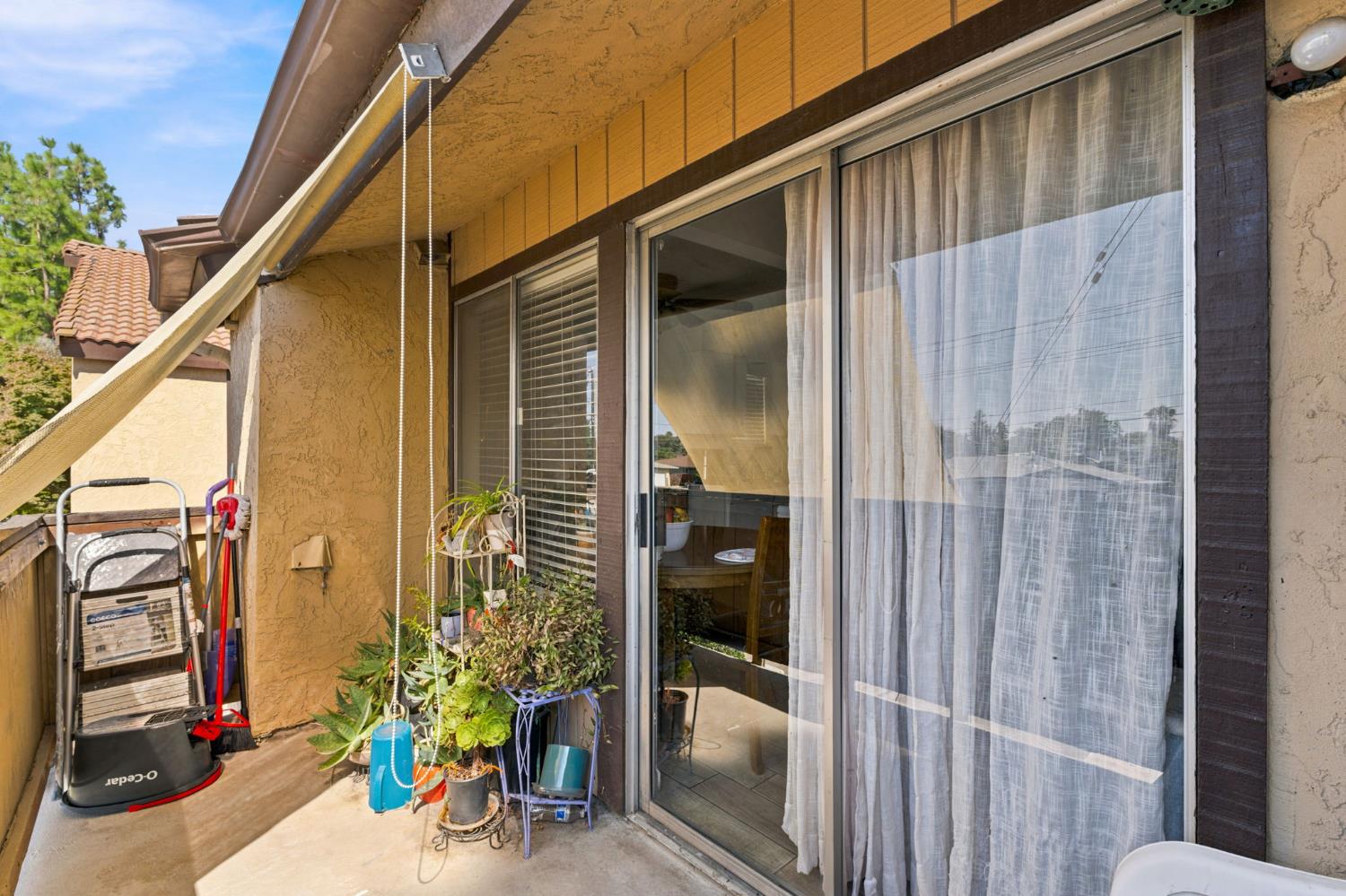 1550 W Ashlan Ave #203, Fresno, CA 93705