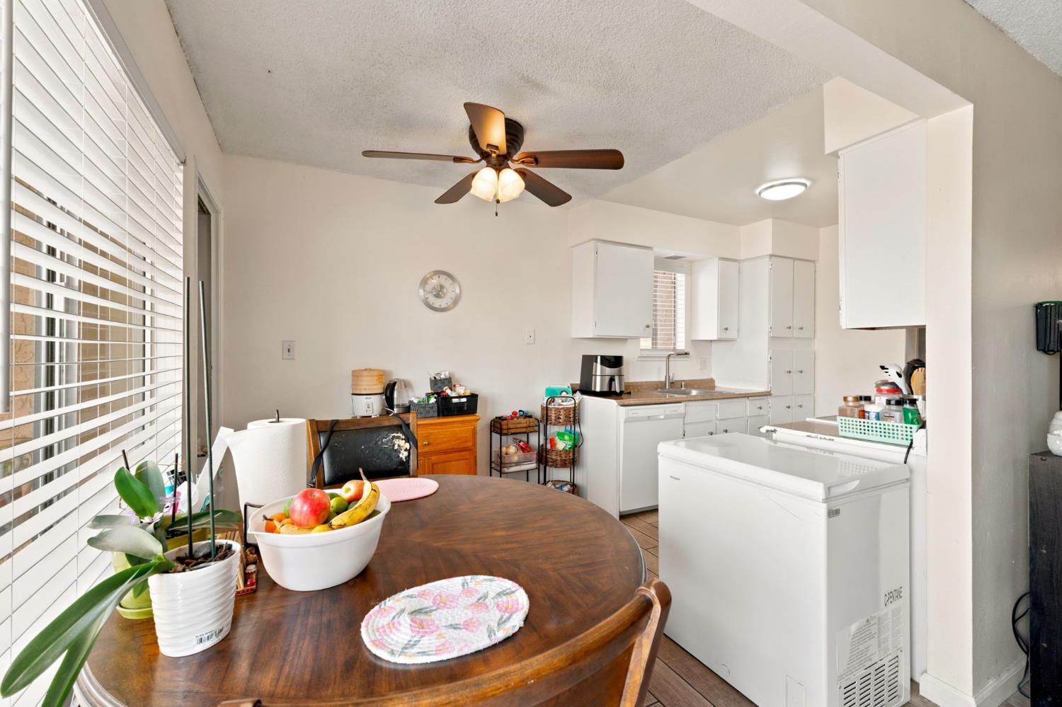 1550 W Ashlan Ave #203, Fresno, CA 93705