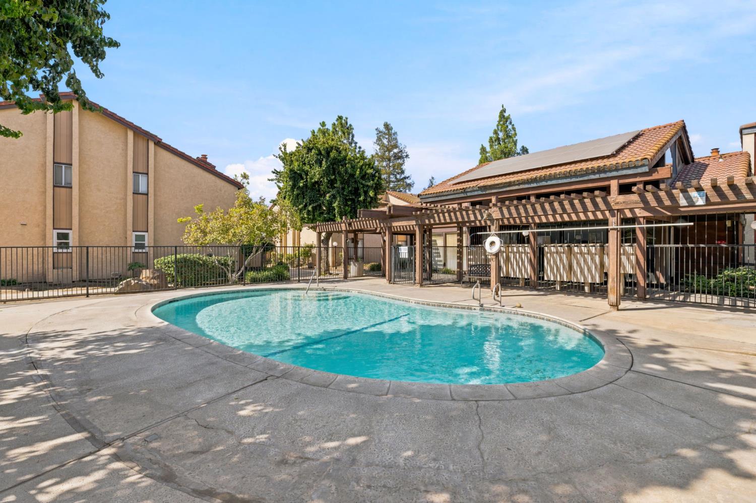 1550 W Ashlan Ave #203, Fresno, CA 93705