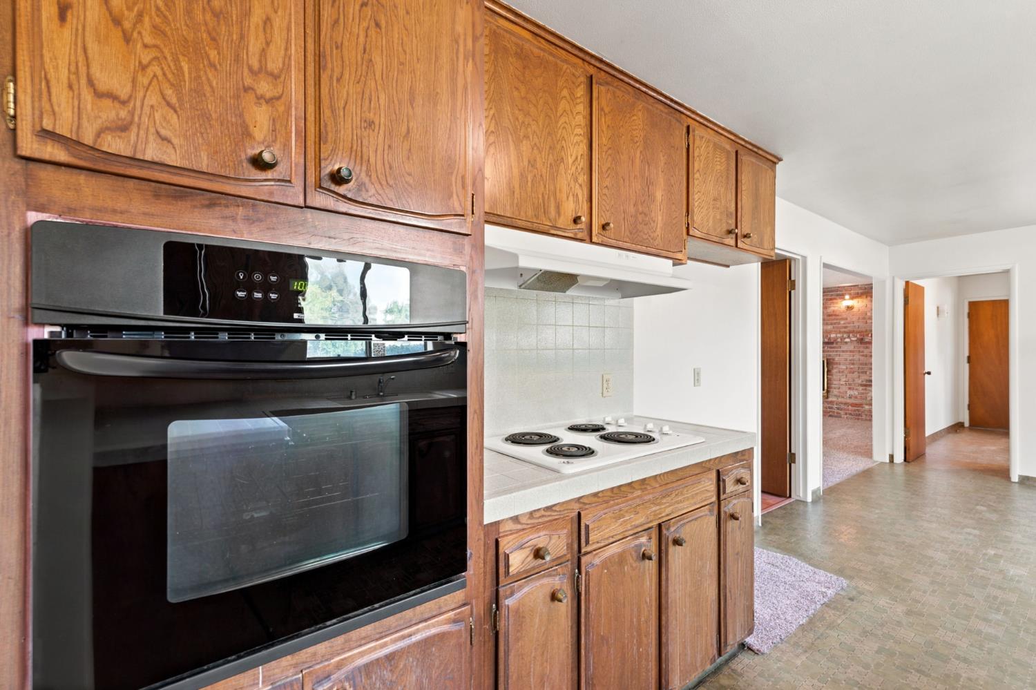6354 N 11Th St, Fresno, CA 93710