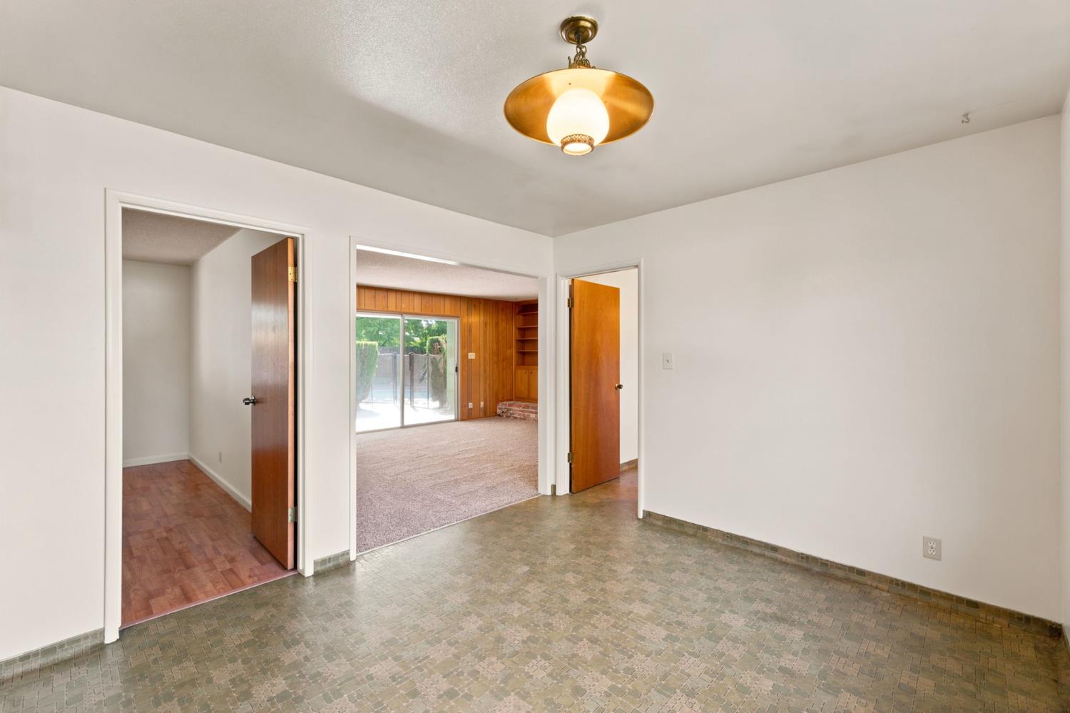 6354 N 11Th St, Fresno, CA 93710