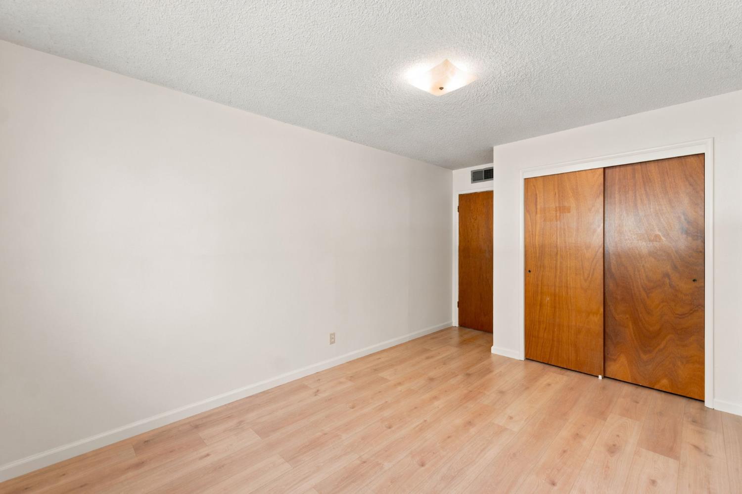 6354 N 11Th St, Fresno, CA 93710