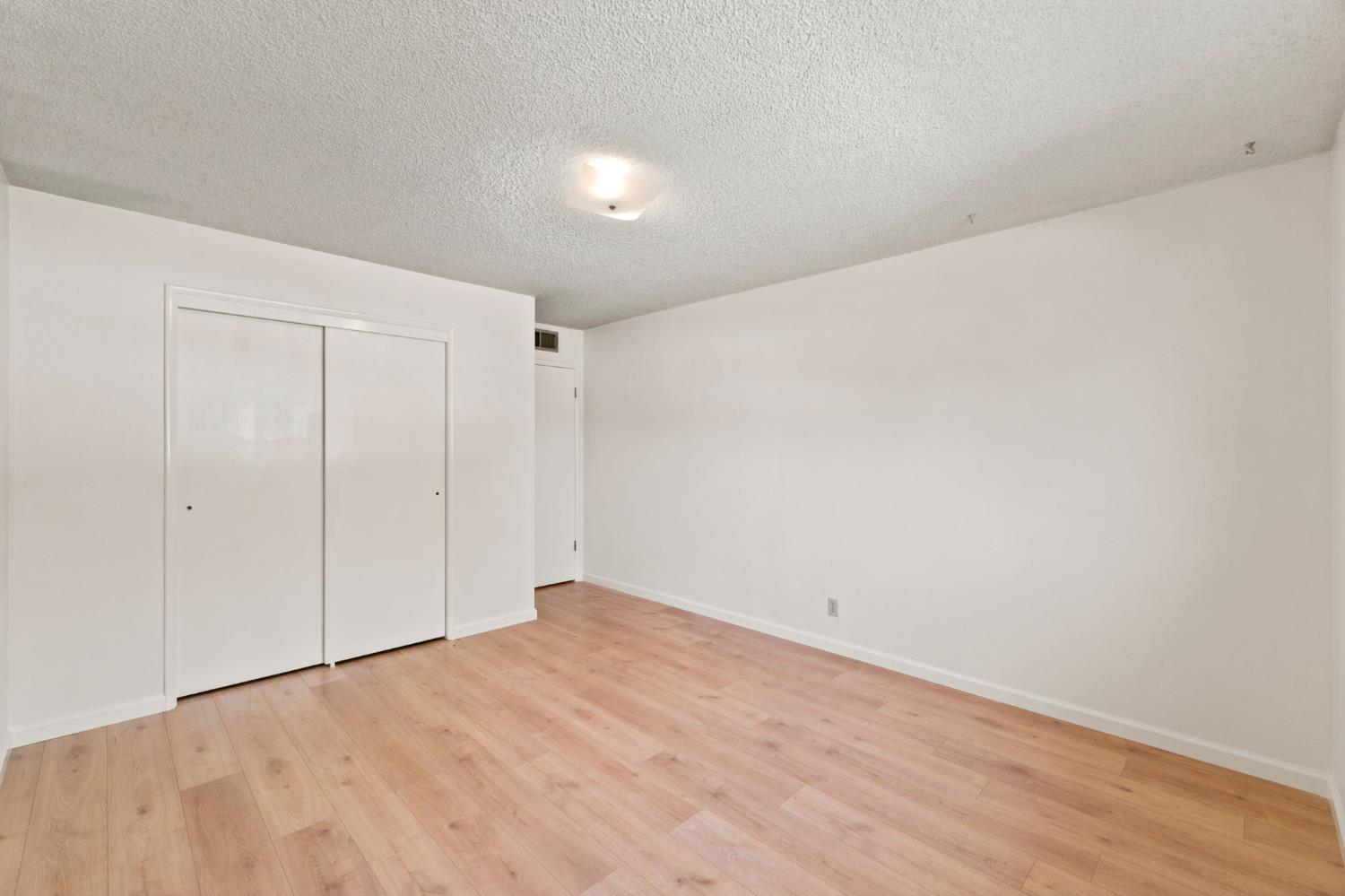6354 N 11Th St, Fresno, CA 93710