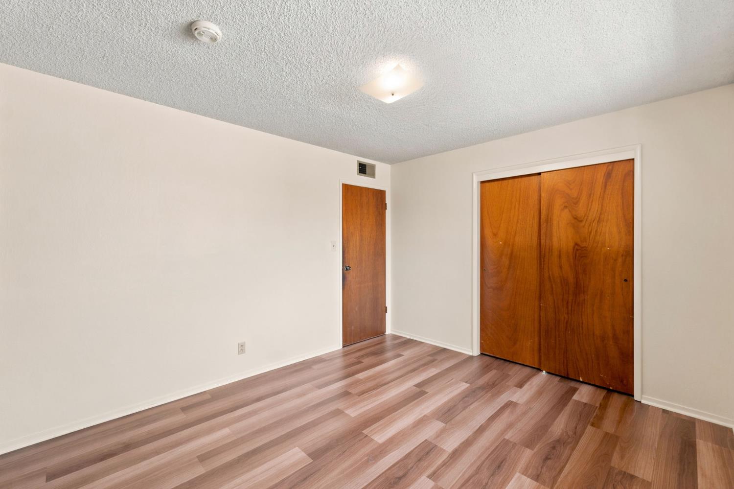 6354 N 11Th St, Fresno, CA 93710