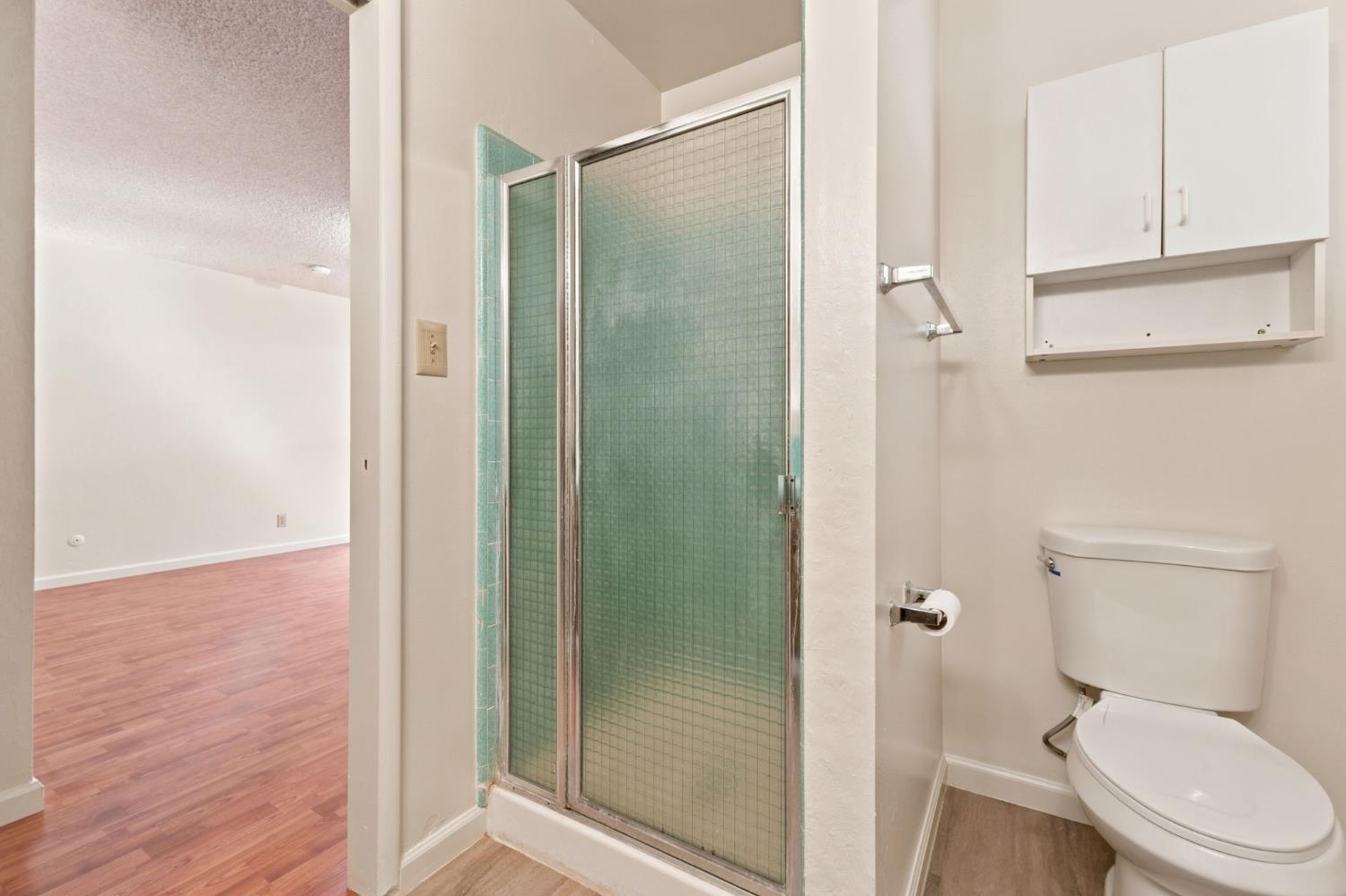 6354 N 11Th St, Fresno, CA 93710