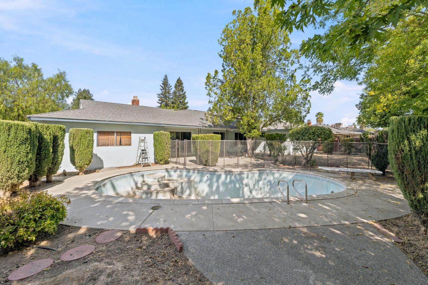 6354 N 11Th St, Fresno, CA 93710