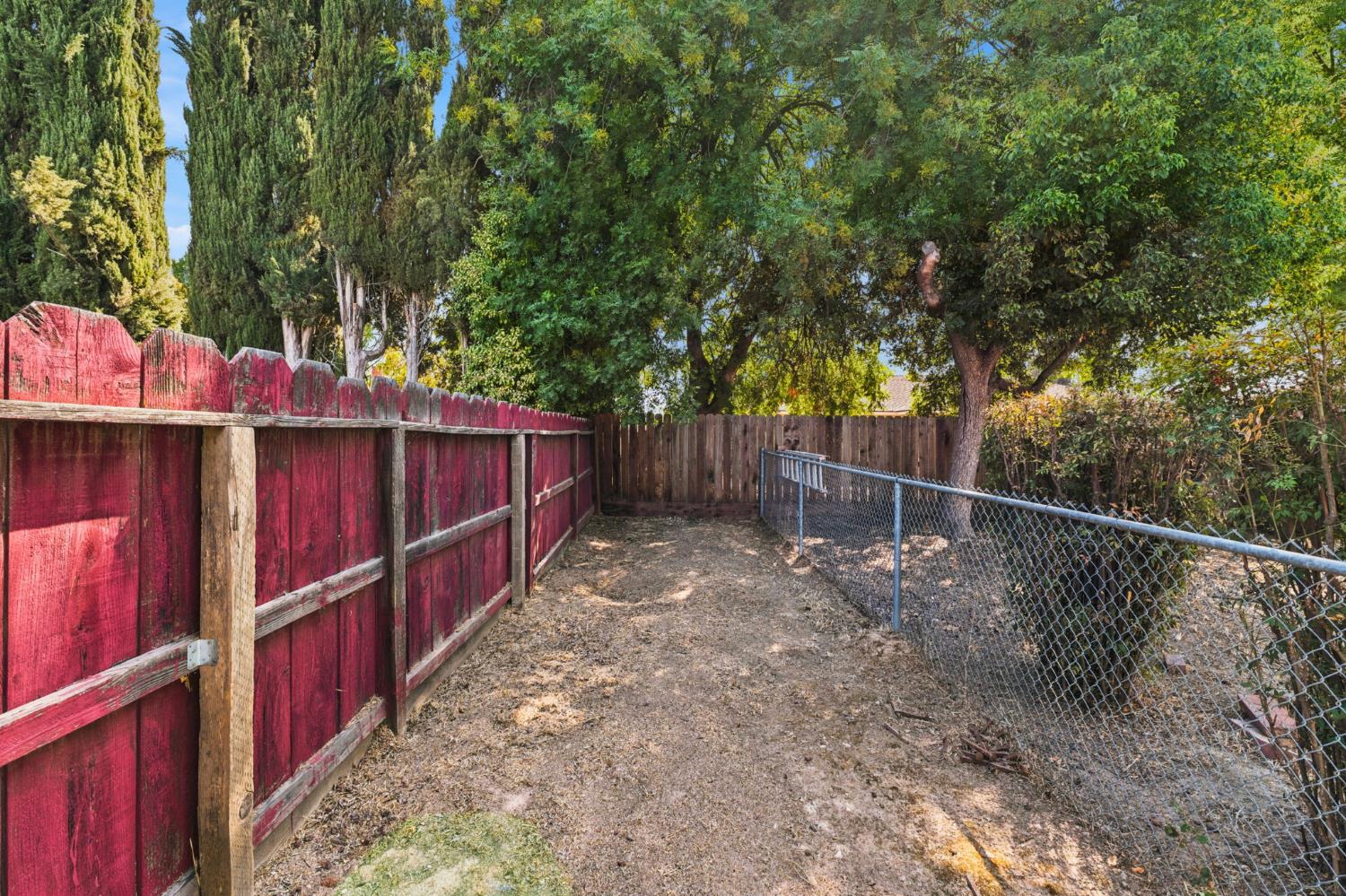6354 N 11Th St, Fresno, CA 93710
