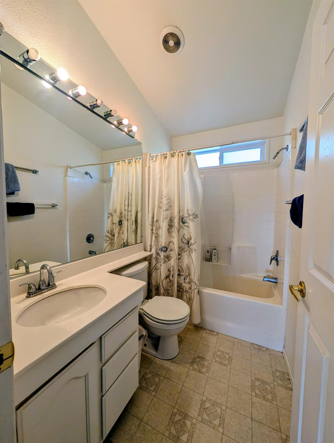 50971 Rosemary Ln, Yokuts Valley, CA 93675