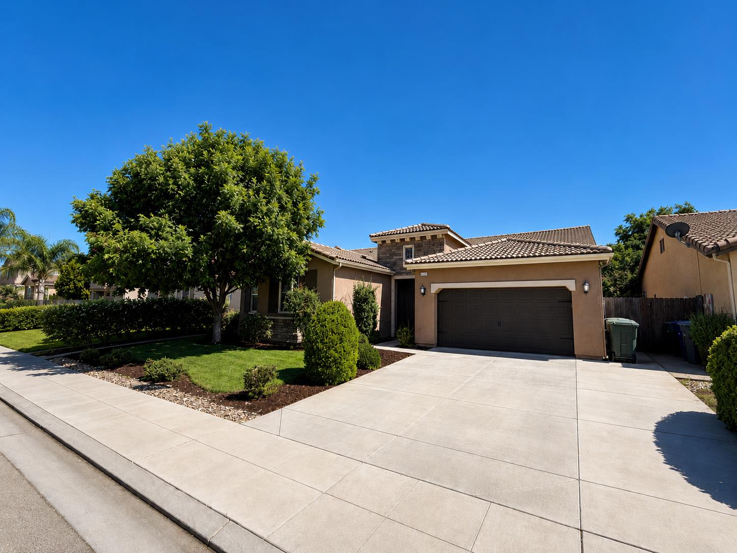 3742 Wrenwood Ave, Clovis, CA 93619