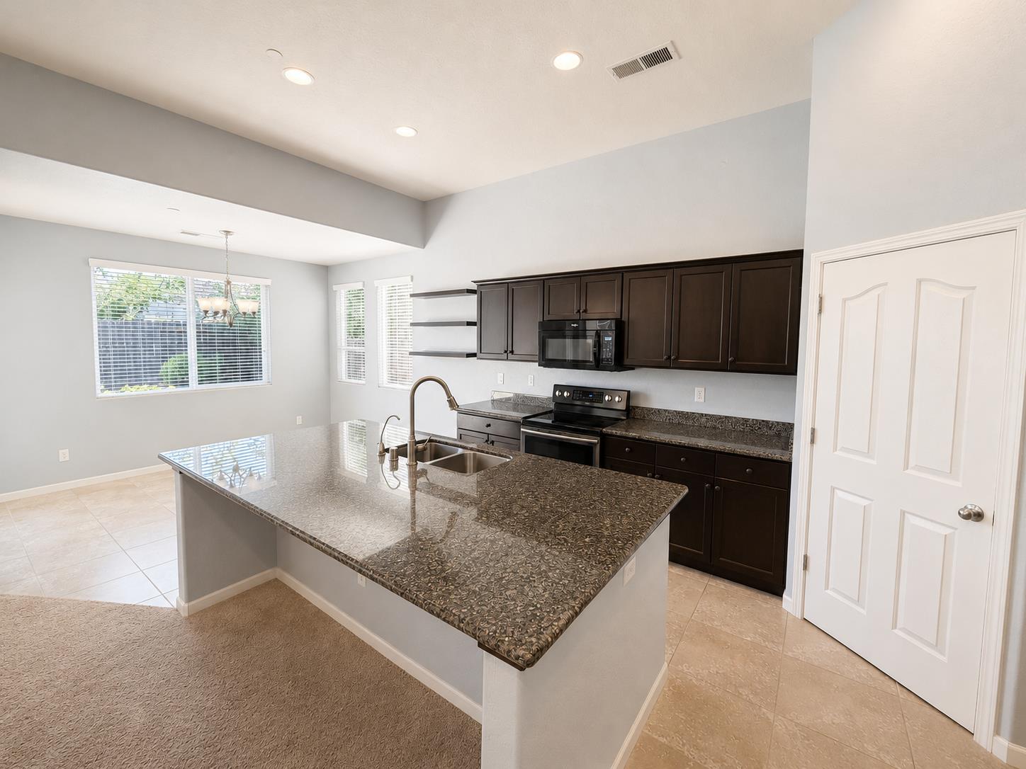 3742 Wrenwood Ave, Clovis, CA 93619