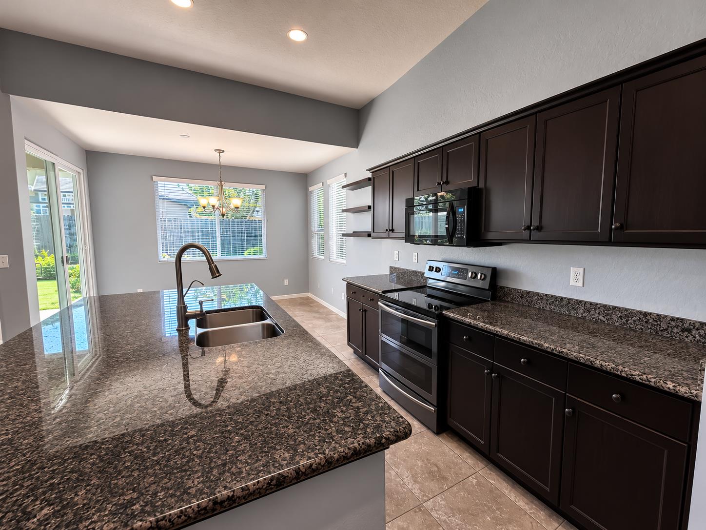3742 Wrenwood Ave, Clovis, CA 93619