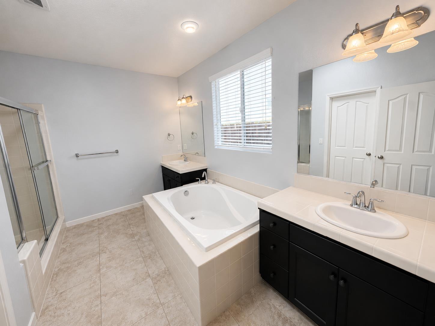 3742 Wrenwood Ave, Clovis, CA 93619