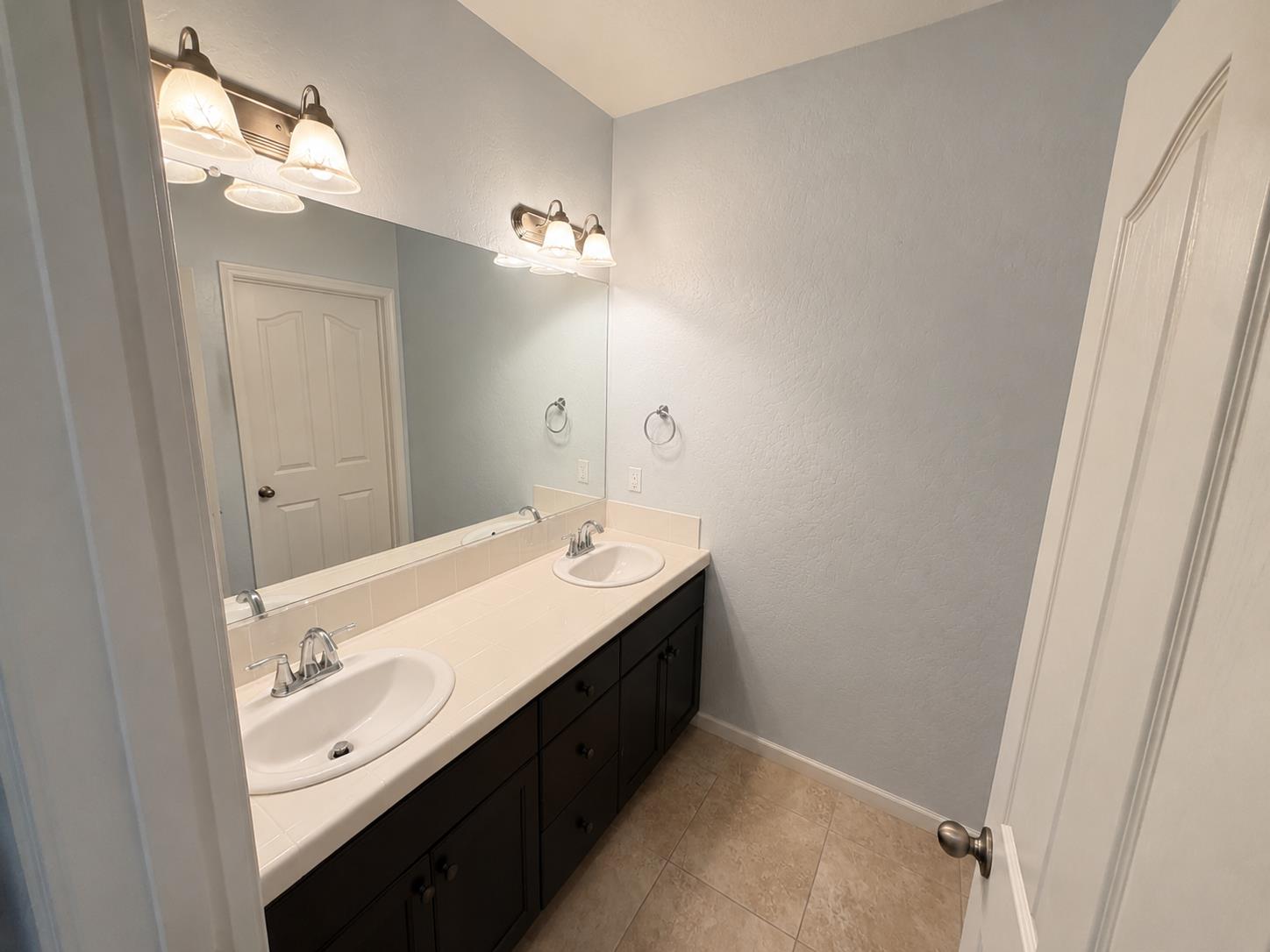 3742 Wrenwood Ave, Clovis, CA 93619