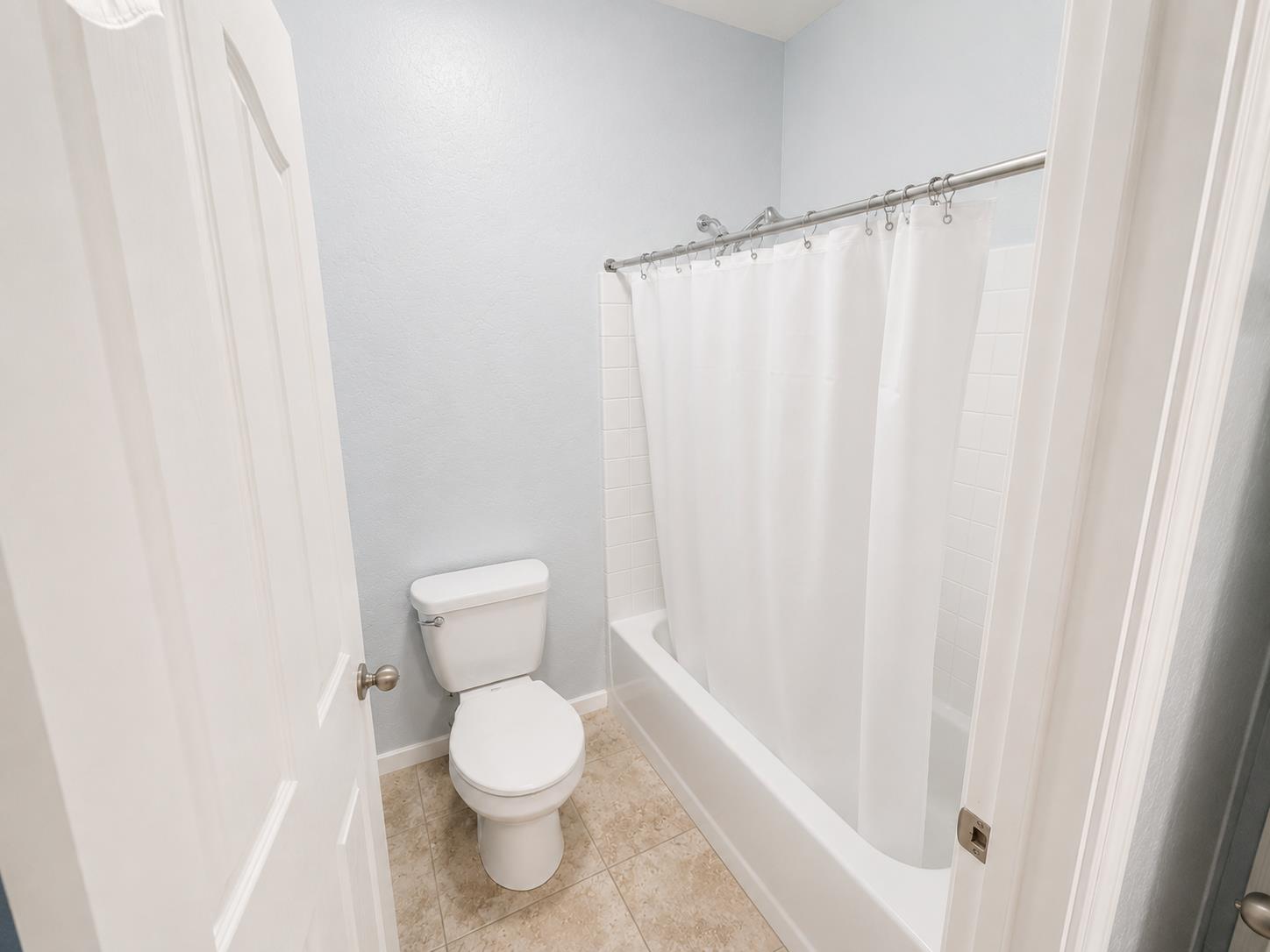 3742 Wrenwood Ave, Clovis, CA 93619