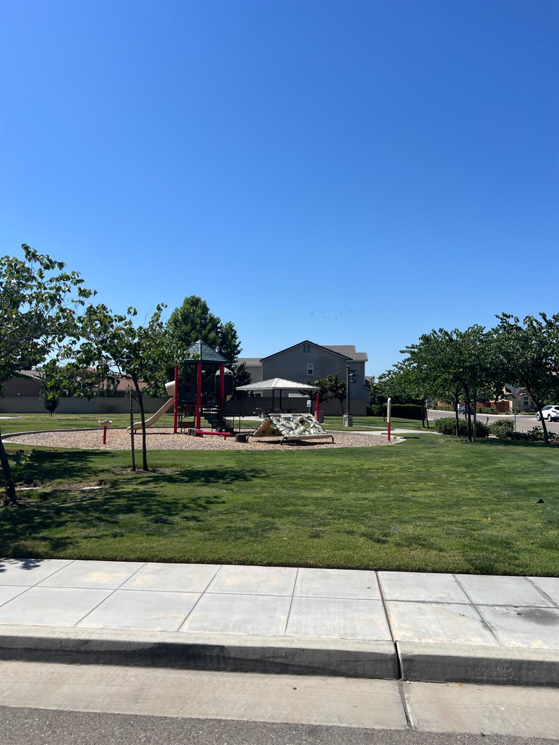 3742 Wrenwood Ave, Clovis, CA 93619