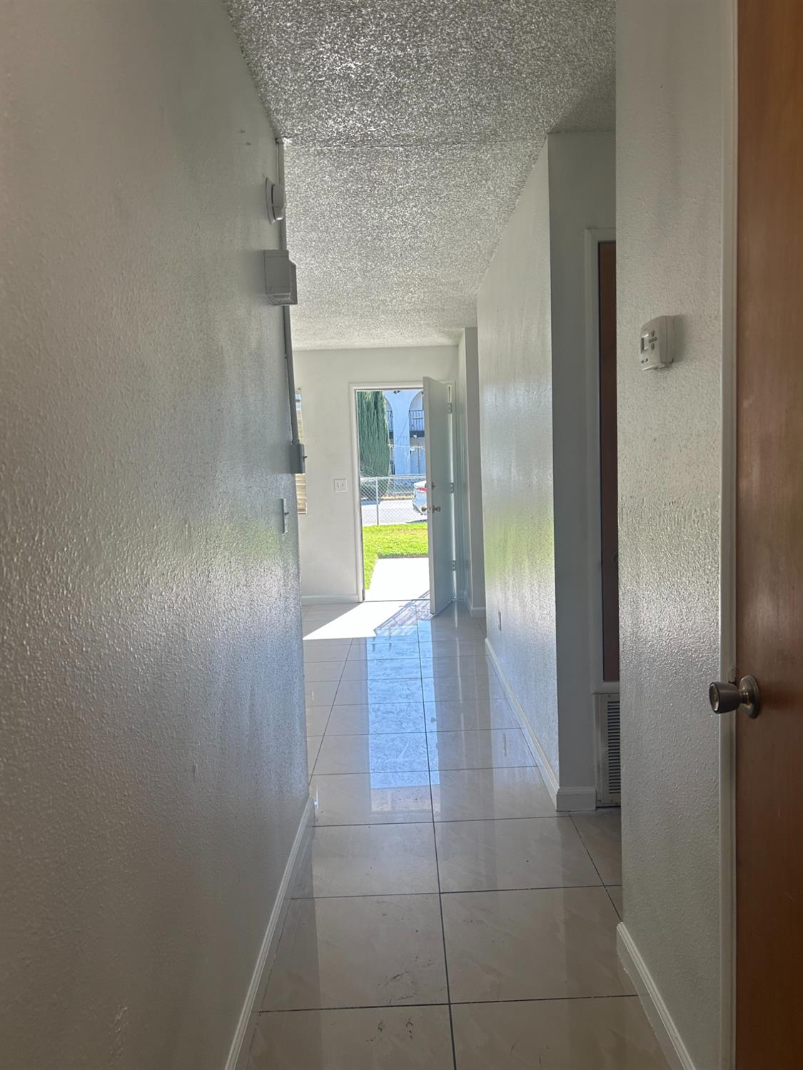 353 Holly St, Woodlake, CA 93286